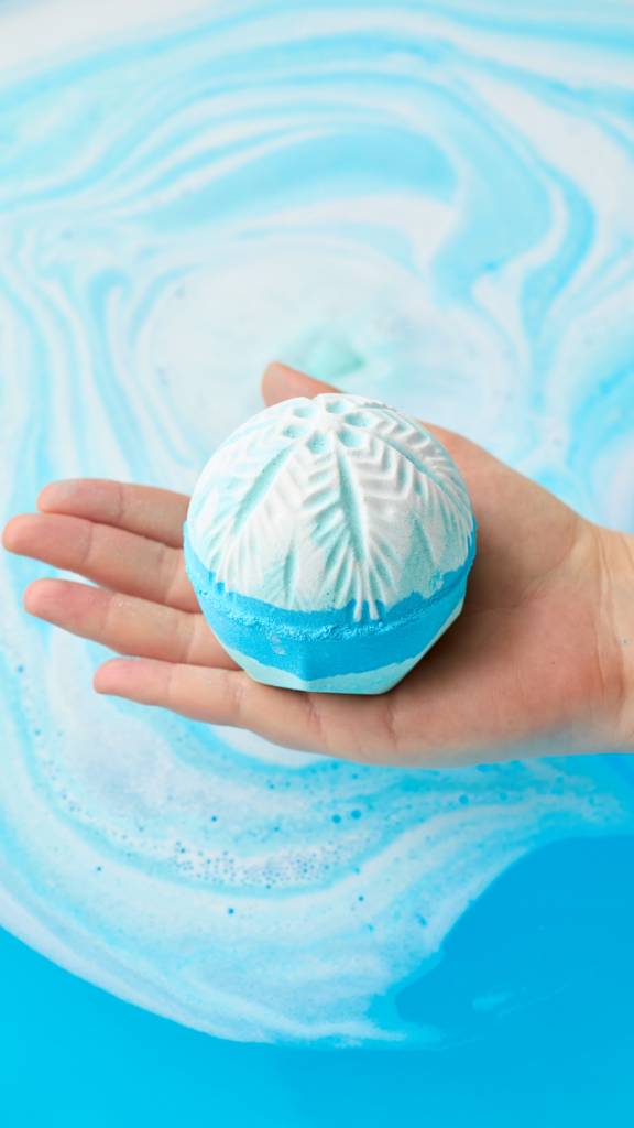 The Art of Christmas Bathing - Each